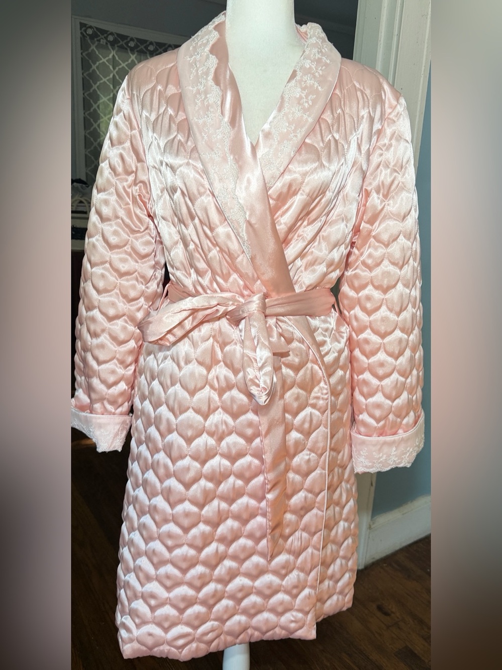 Vintage Kassatly Palm Beach Pink Quilted Robe Lace Trim Made USA Size M